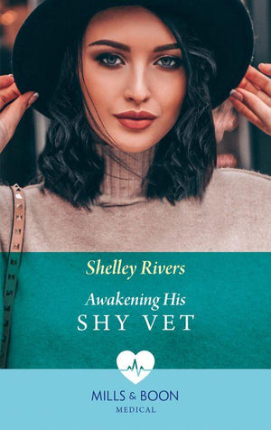 Awakening His Shy Vet (Mills &amp; Boon Medical)