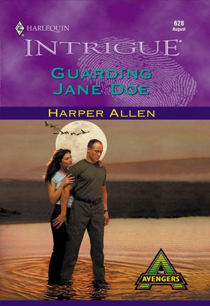 Guarding Jane Doe (Mills &amp; Boon Intrigue): First edition