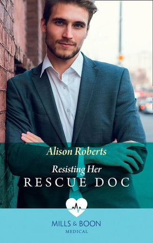 Rescue Docs - Resisting Her Rescue Doc (Mills &amp; Boon Medical) (Rescue Docs)
