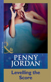 Levelling The Score (Mills & Boon Modern): First edition (9781408998144)